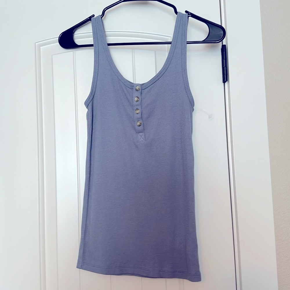 NWOT-American Eagle, sz S, tag off-plastic still attached.Brand New, Never Worn